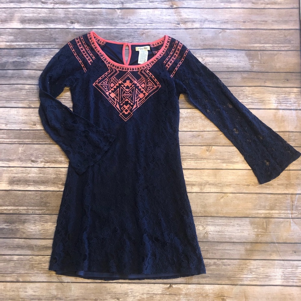 Gorgeous navy blue & neon pink lacy dress!